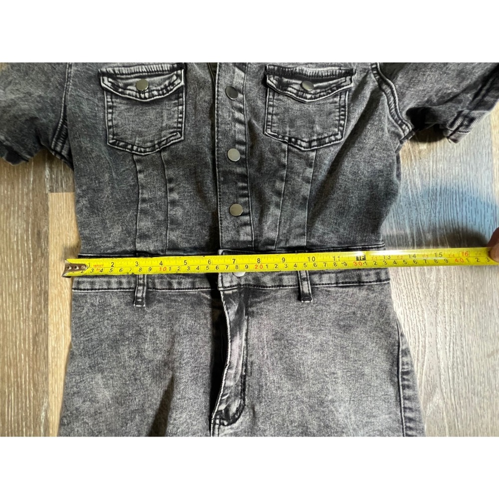 Unbranded Denim Romper Women Small Gray Acid Wash Raw Hem Short Sleeve Utility - Picture 3 of 6